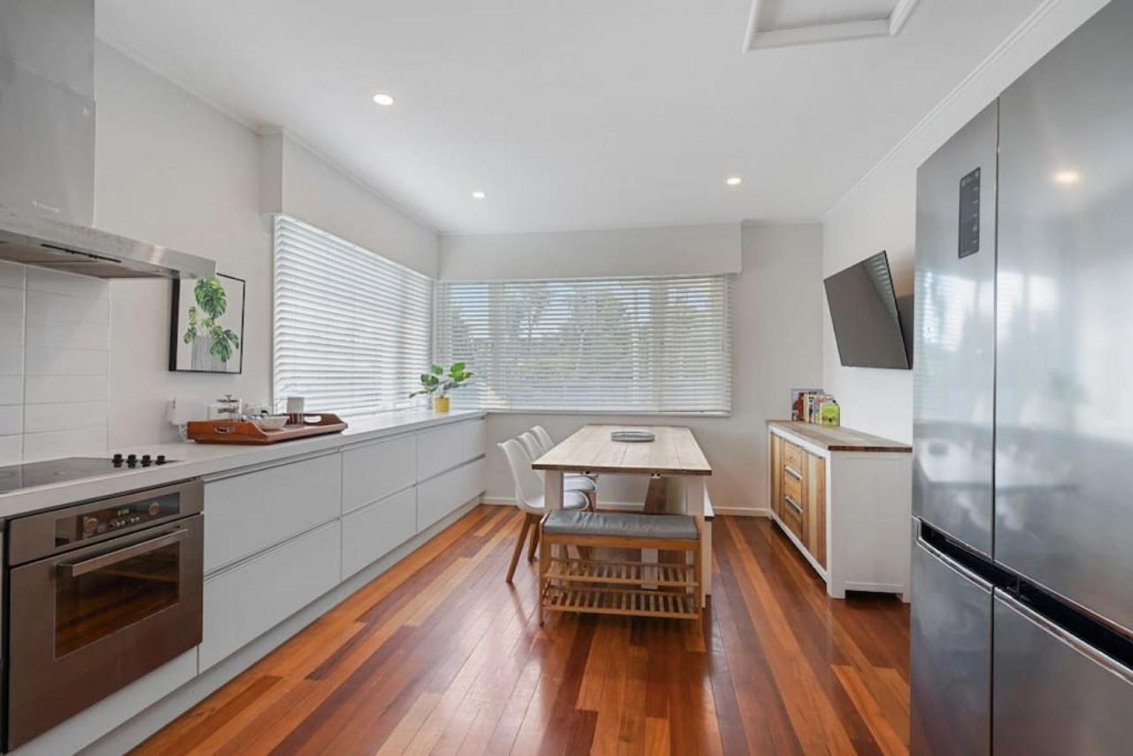 Amazing Home By Beach - Fully Aircon-Ed - Wifi Auckland Exterior photo