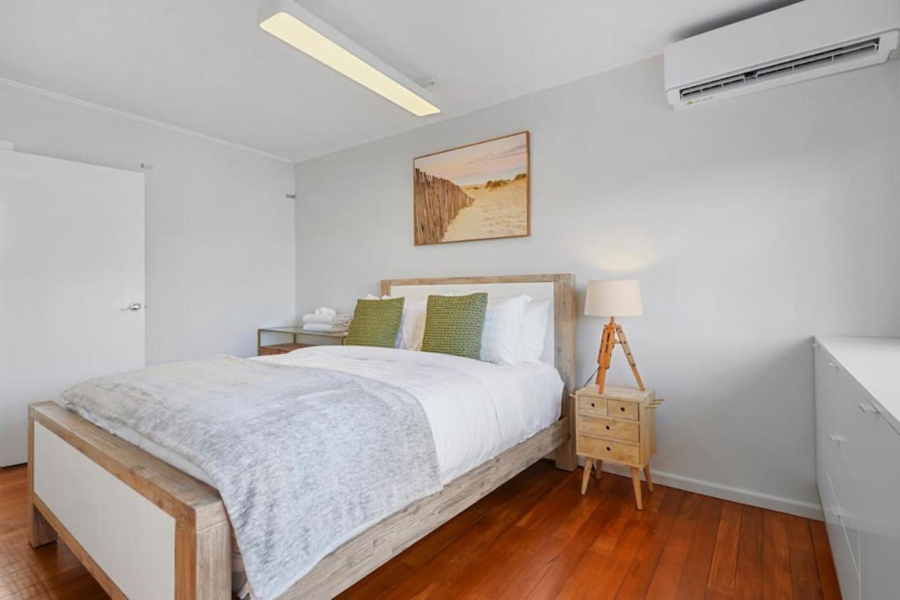 Amazing Home By Beach - Fully Aircon-Ed - Wifi Auckland Exterior photo