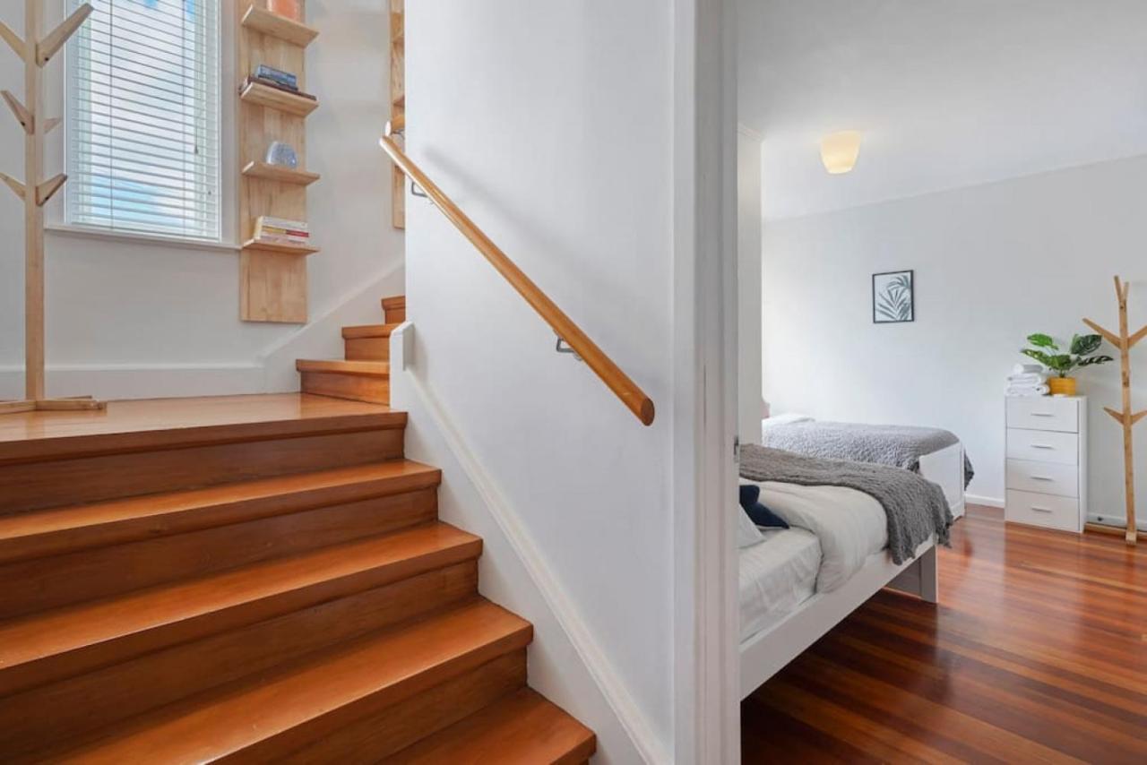Amazing Home By Beach - Fully Aircon-Ed - Wifi Auckland Exterior photo