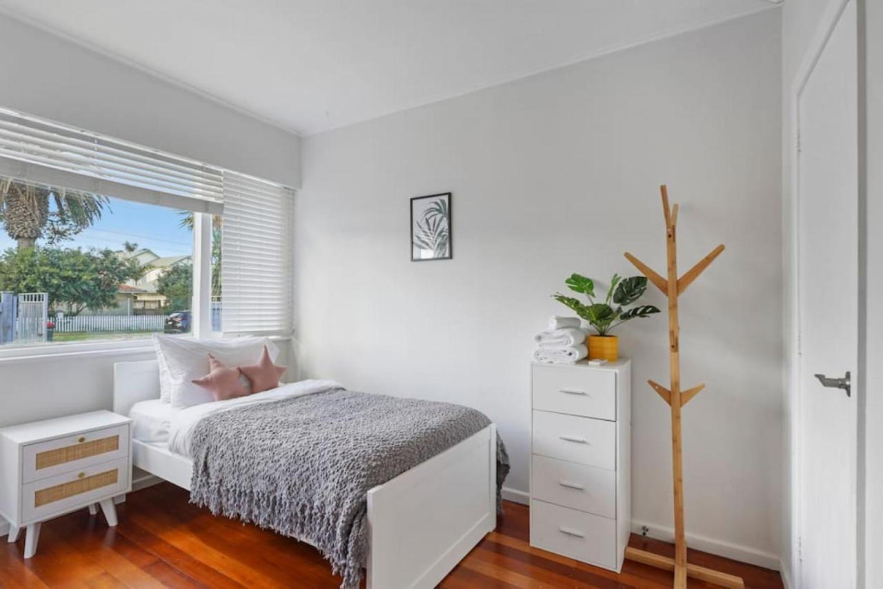 Amazing Home By Beach - Fully Aircon-Ed - Wifi Auckland Exterior photo