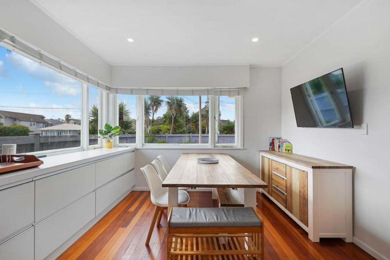 Amazing Home By Beach - Fully Aircon-Ed - Wifi Auckland Exterior photo